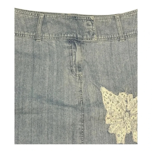 The Blues Plus Sz 16 Light Wash Denim Skirt Lace Butterfly Appliqué Frayed Hem‎ - Picture 4 of 6